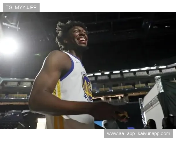 勇士轮转速度拉满,空位几乎不给 勇士轮转速度拉满,空位几乎不给